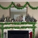 thumbnail image 1 of Guirnalda navideña de bayas rojas y hierba verde | Tiras festivas de ratán para árbol de Navidad, repisa de chimenea, centro de mesa | Decoración navideña para el hogar y el ambiente interior, 1 of 6