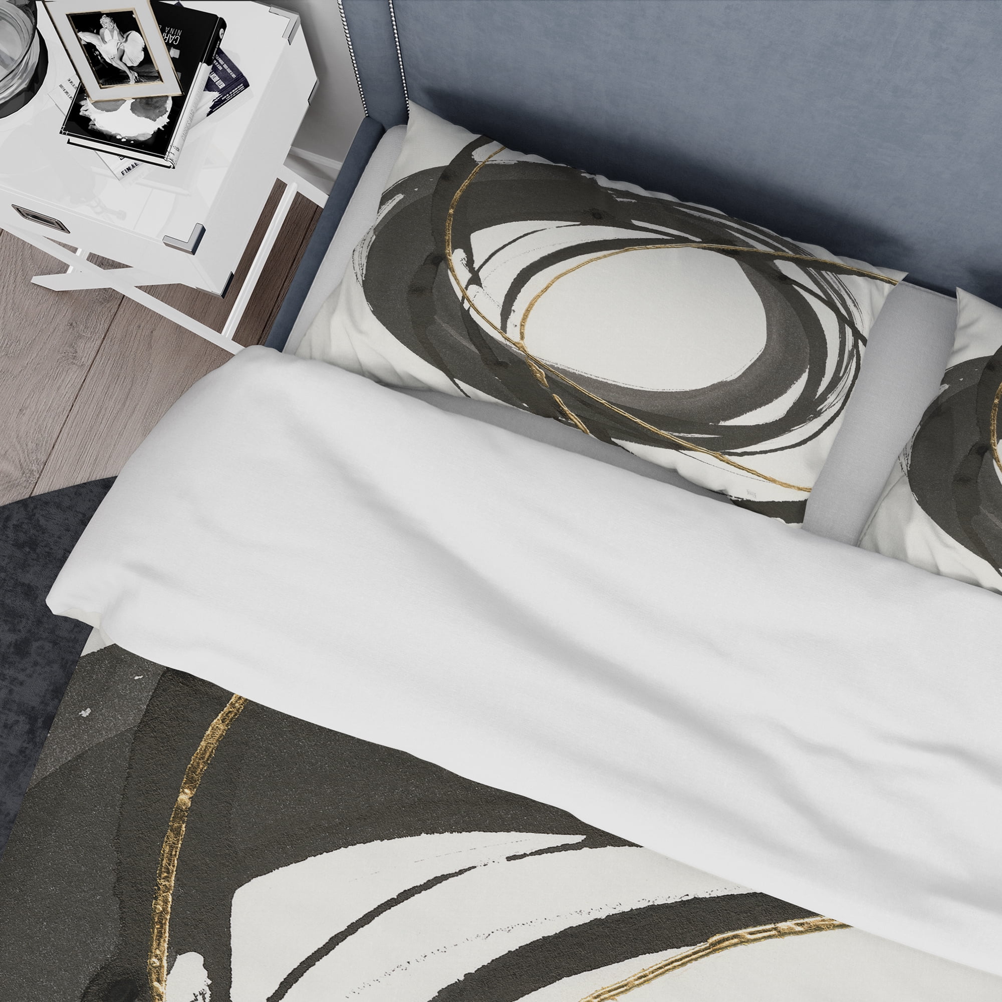 Designart 'Gold Glamour Circle IV' Geometric Duvet Cover Set