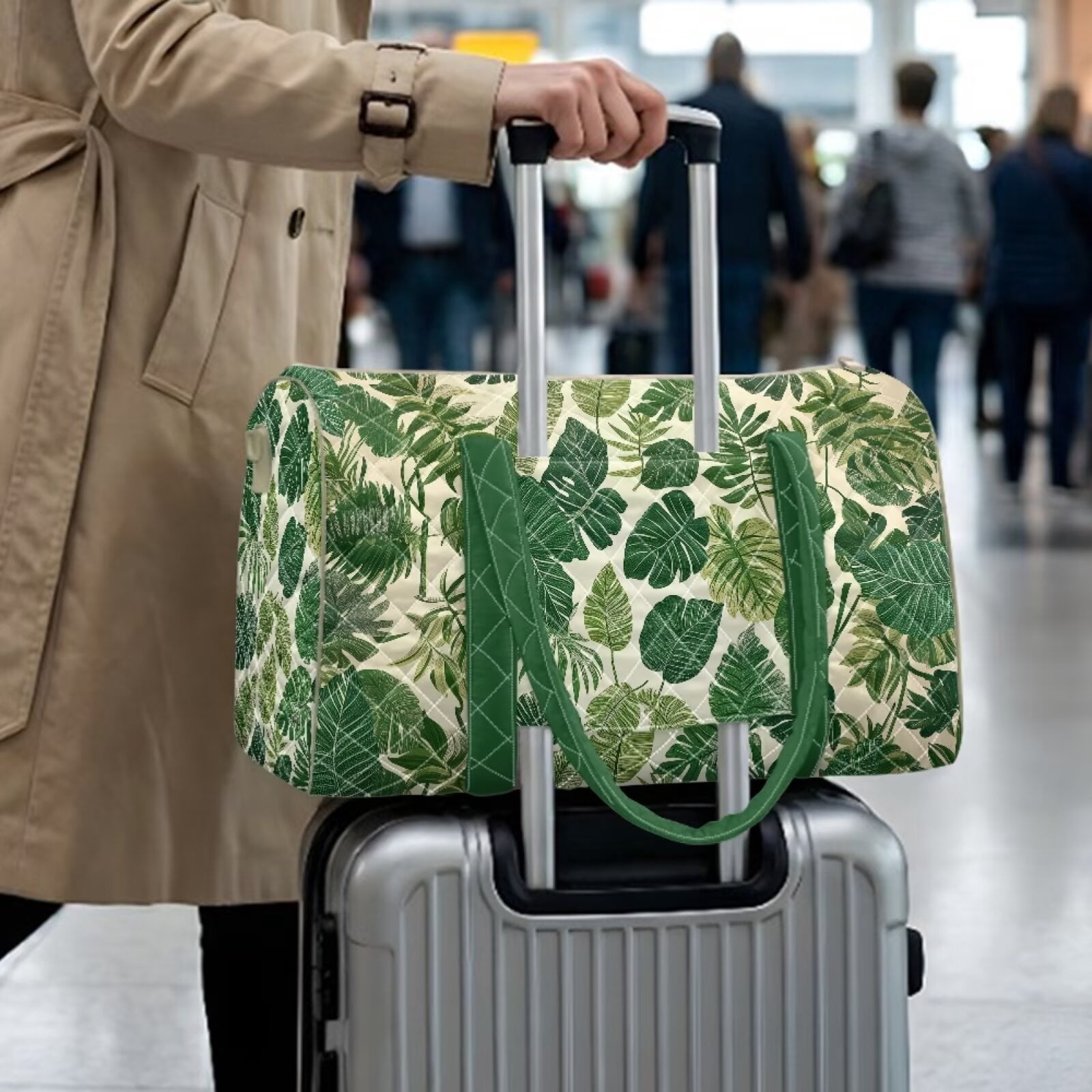 Chririnla Tropical Leaf Print Versatile Weekender Bag with Quilted Fabric & Luggage Handle Strap for Man Women Unisex Gym Bag Fits Under Seat