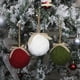 thumbnail image 3 of Adornos Navideños de Lana para Árbol: Esferas Tejidas en Rojo, Verde y Blanco, Incluye 1 Bola de Navidad, Modelo XD21034, 3 of 4
