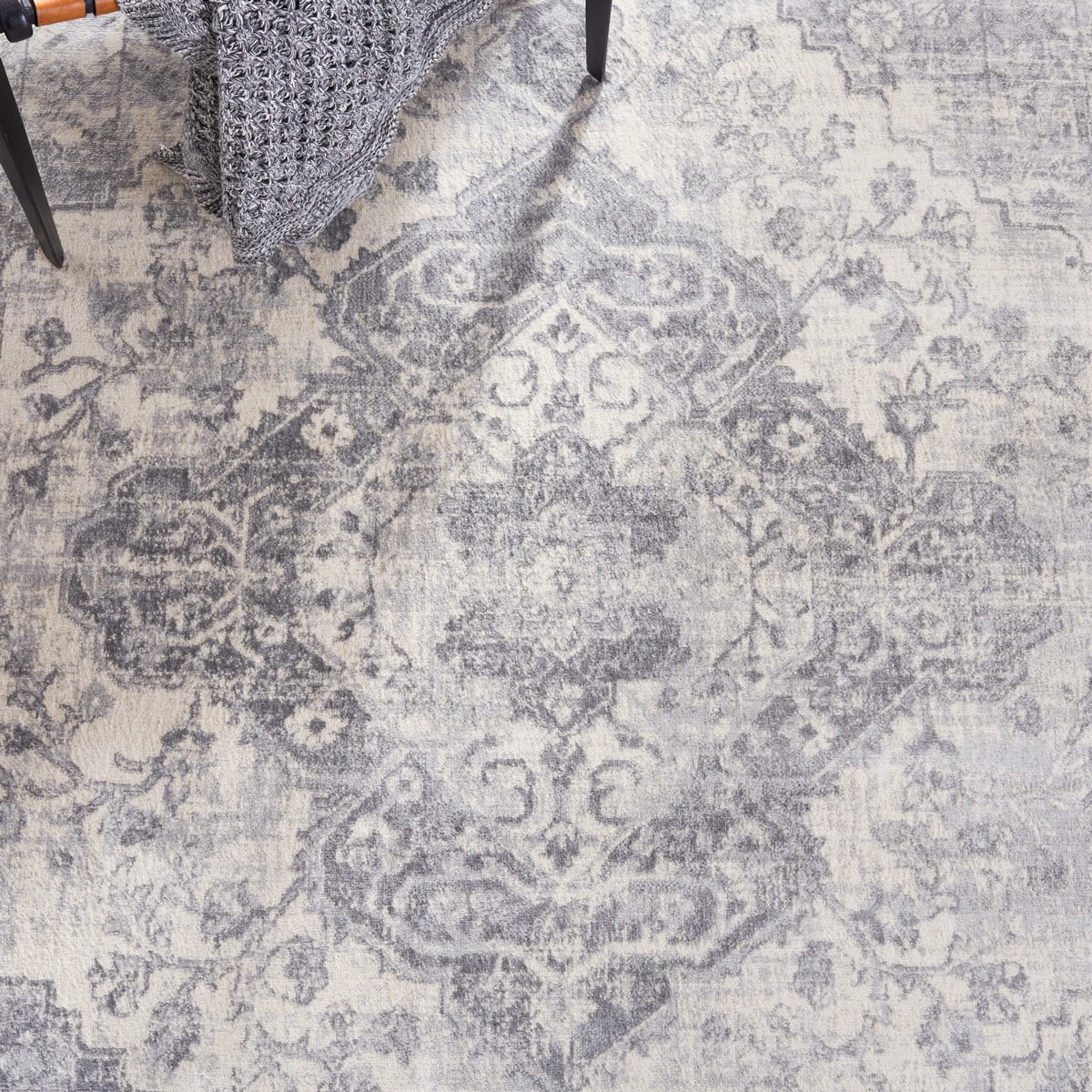 SAFAVIEH Brentwood Cherette Oriental Runner Rug, 2' x 9', Grey/Light Grey