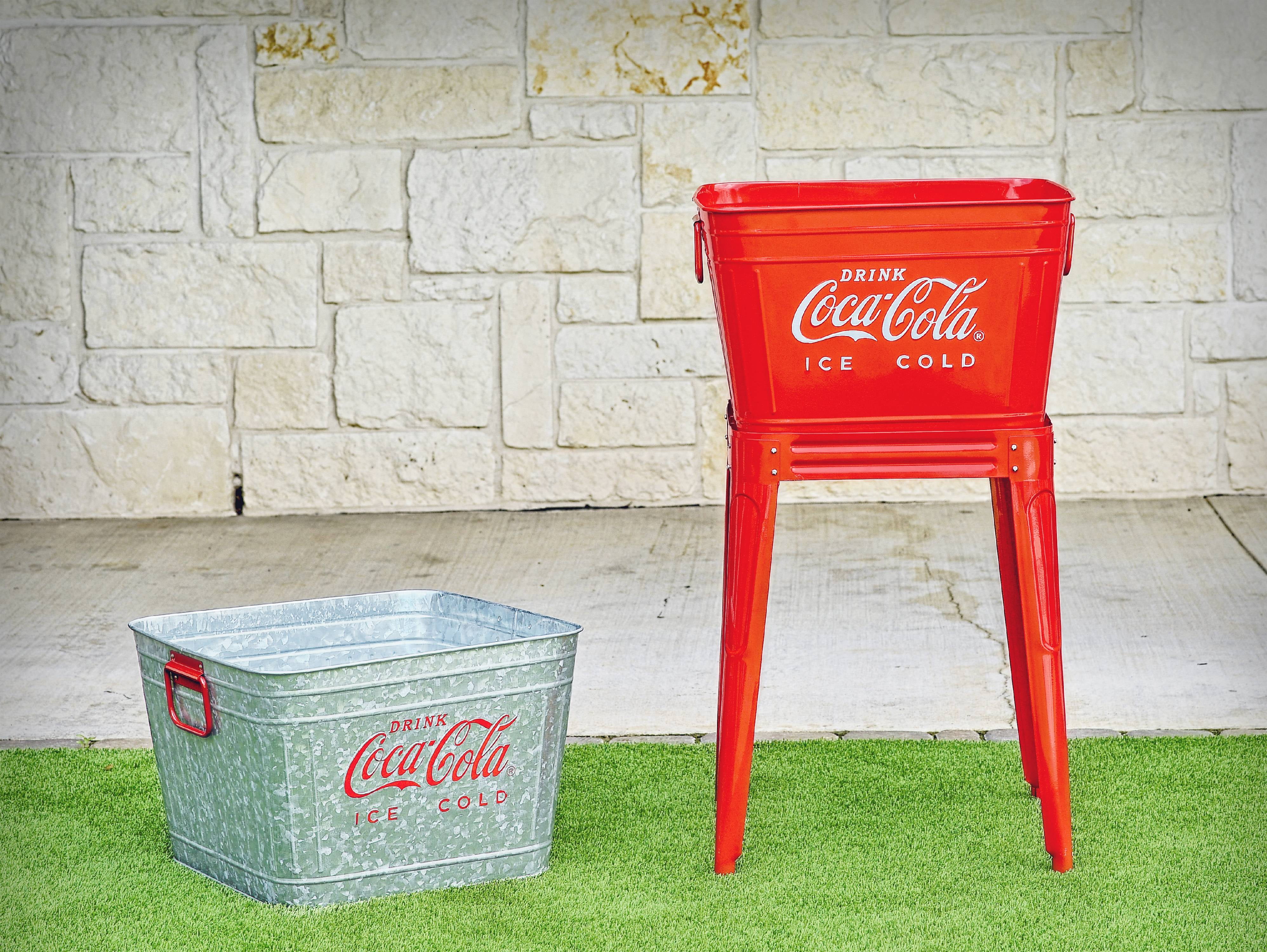Leigh Country CP 98092 Red 42 Qt. Steel Coca-Cola Wash Tub With