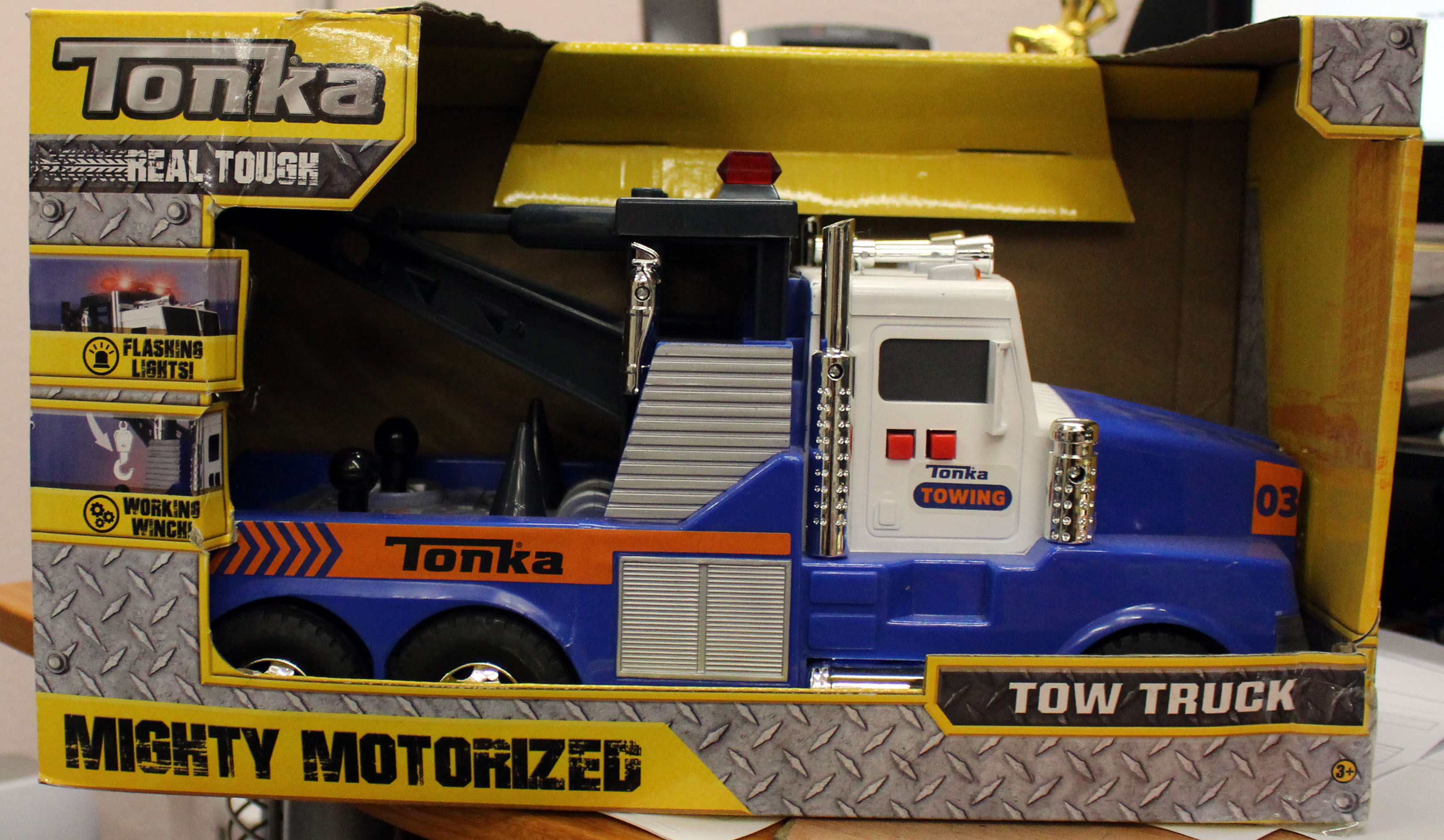 Funrise Toy Tonka Mighty Motorized Tow Truck 