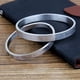 thumbnail image 3 of Brazalete de acero de titanio con grabado Sunnimix 6mm, 3 of 8