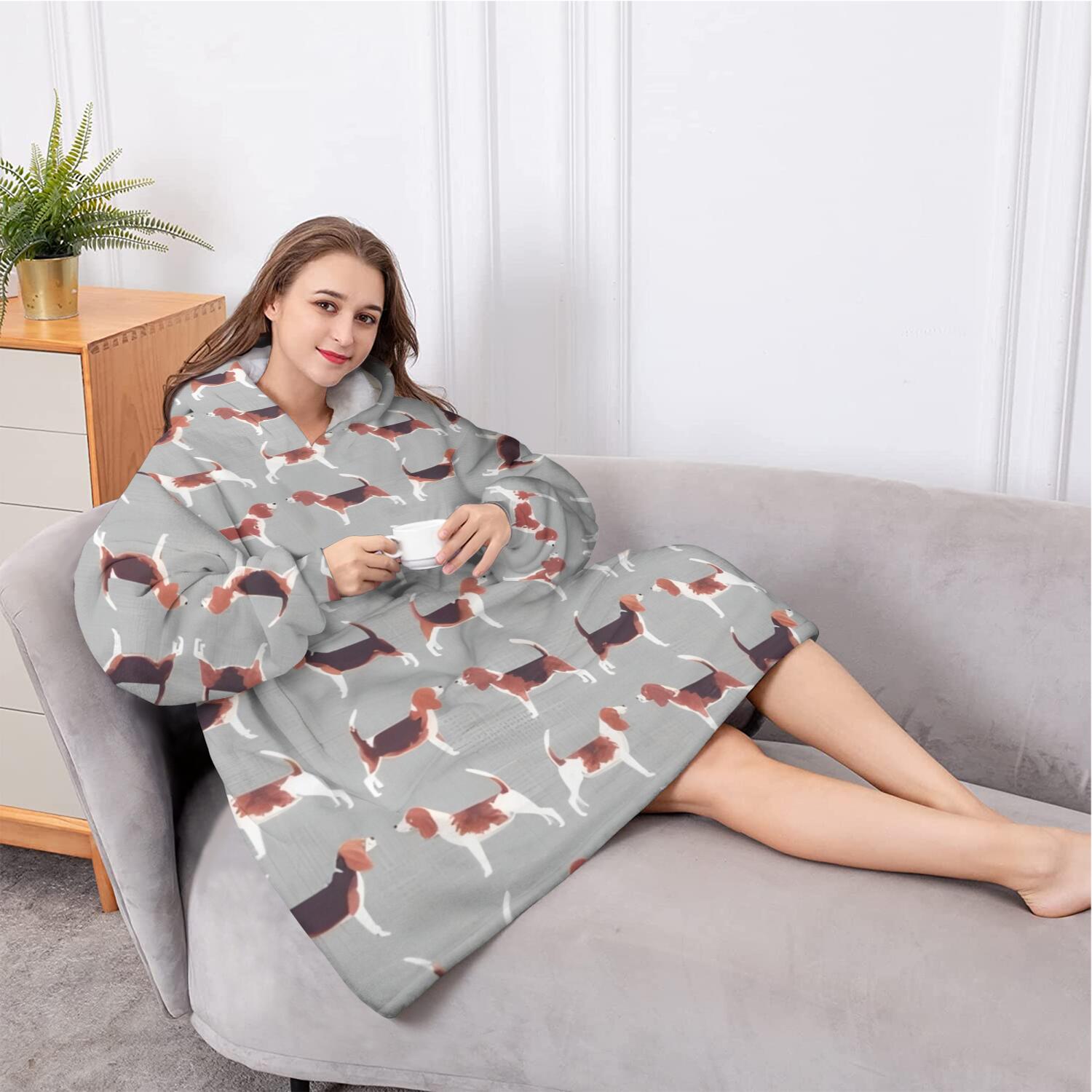 Oversized Wearable Blanket Hoodie,Animal Beagle Cute Dog Sherpa Blanket Hoodie with Super Pockets,Super Warm Fuzzy Pullover for Women & Men