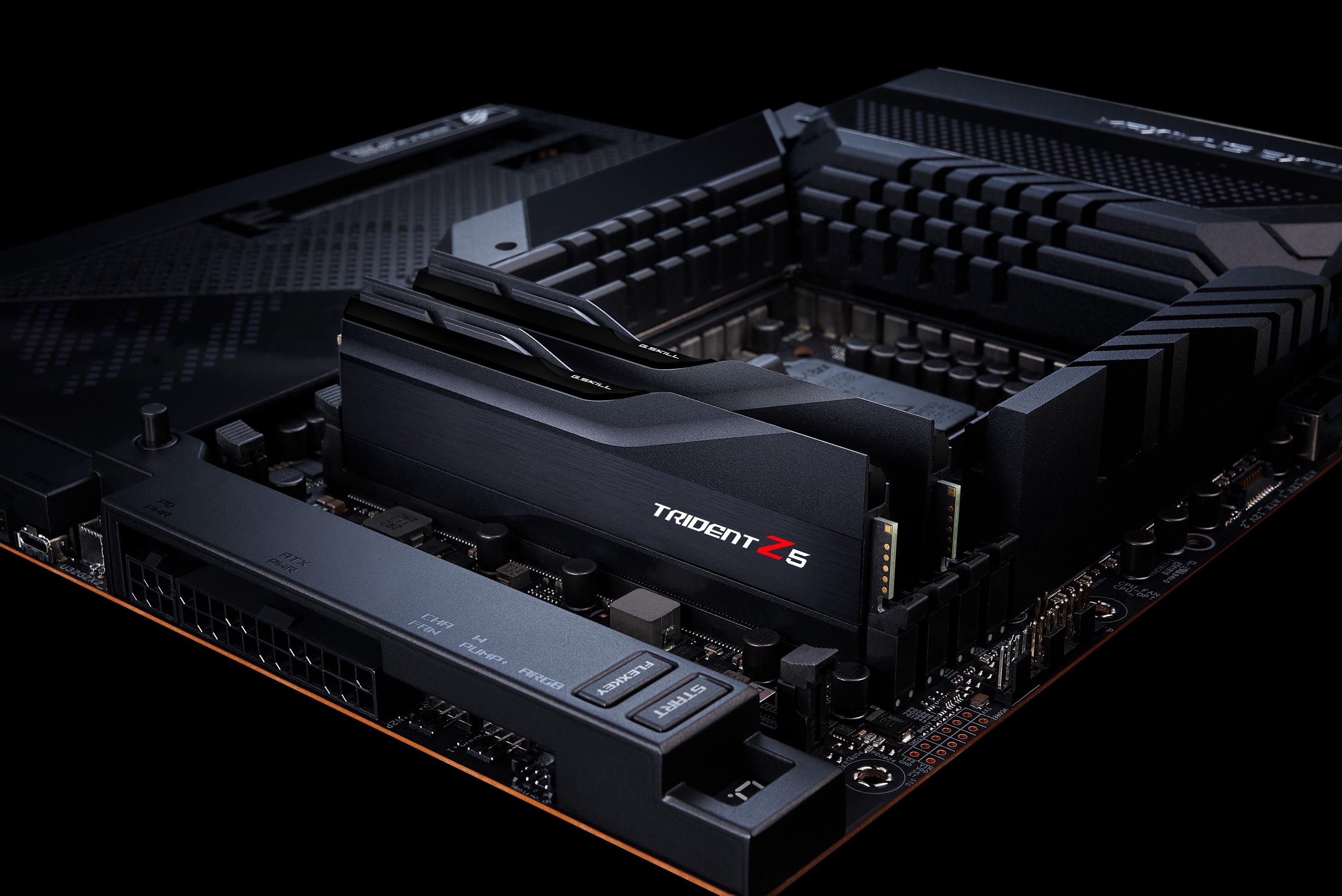G.Skill F5-6000U4040E16GX2-TZ5K 2 x 16GB 288-Pin DDR5 SDRAM DDR5 6000 Intel XMP 3.0 Desktop Memory Model, Black