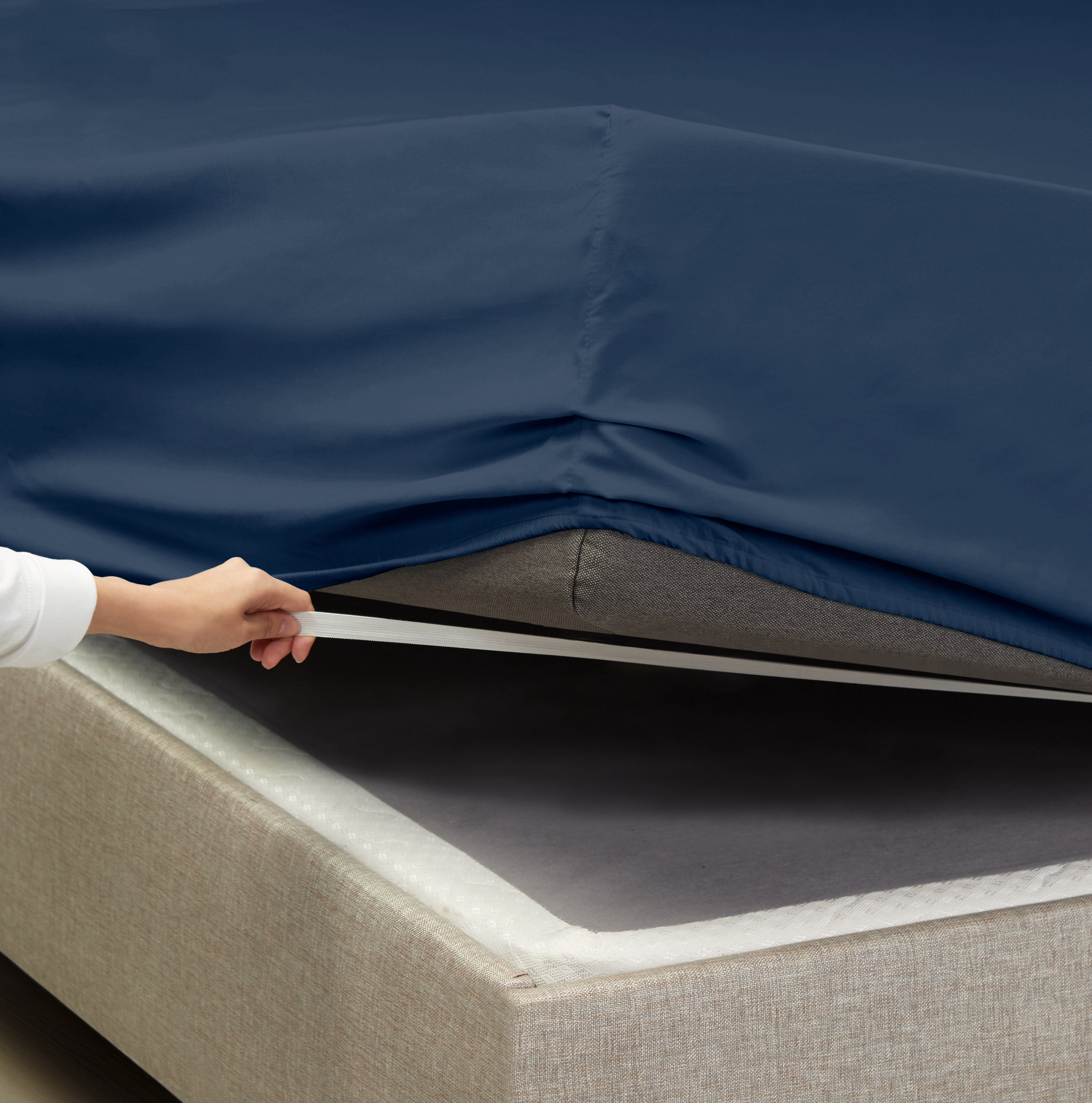 Hearth & Harbor Deep Pocket 4 Piece Solid Bed Sheet Set, 1800 Thread Count Microfiber Sheets, Full, Navy Blue