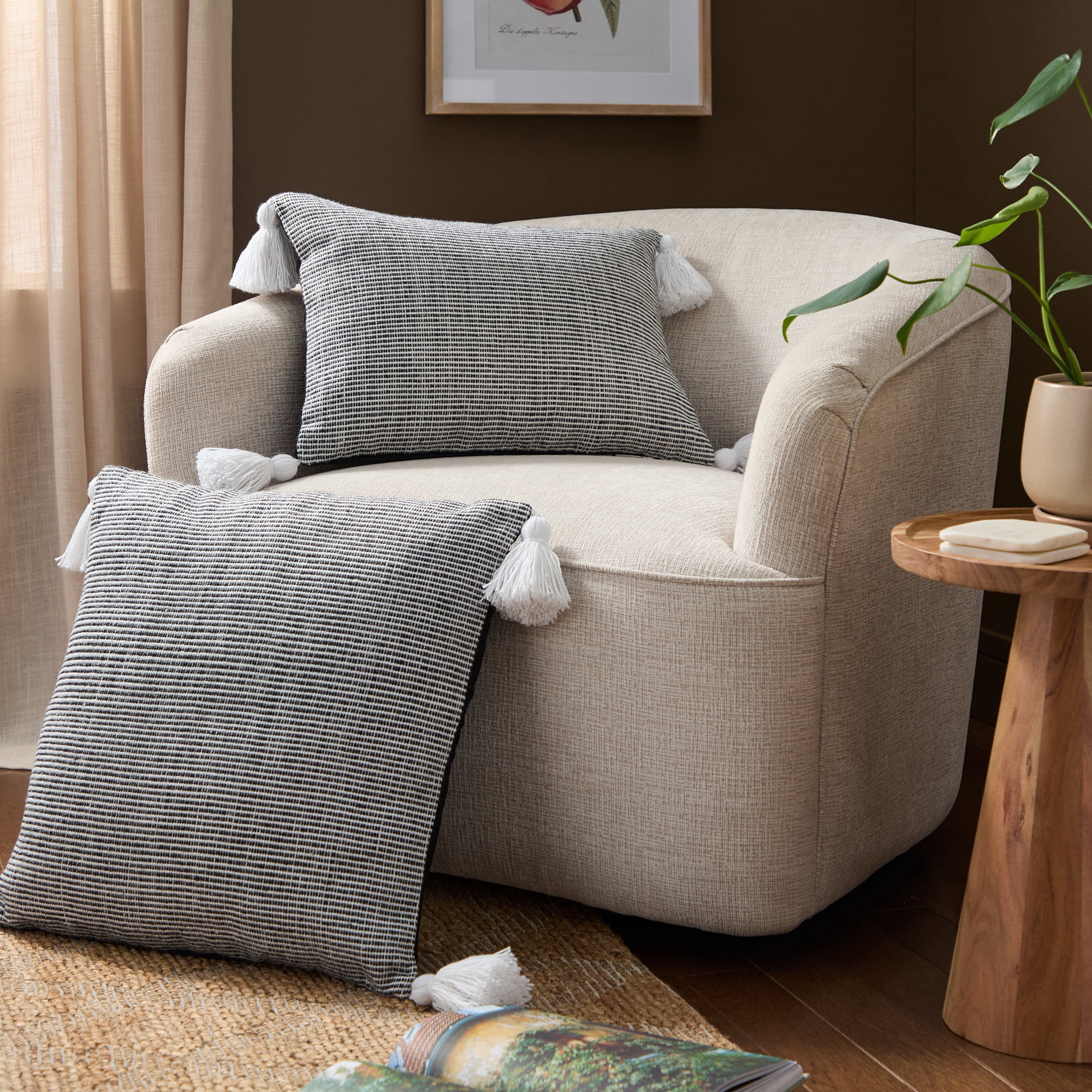 TOWN & COUNTRY TERRA Alara Ribbed Texture Handcrafted Indoor Outdoor Decorative Pillow, 100% Recycled Materials, UV Fade Resistant, Water Repellent, Black/Ivory, 20"x20"