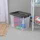 thumbnail image 4 of Caja de Almacenamiento Sterilite Transparente Apilable Paquete de 12 de 28.4L, 4 of 9