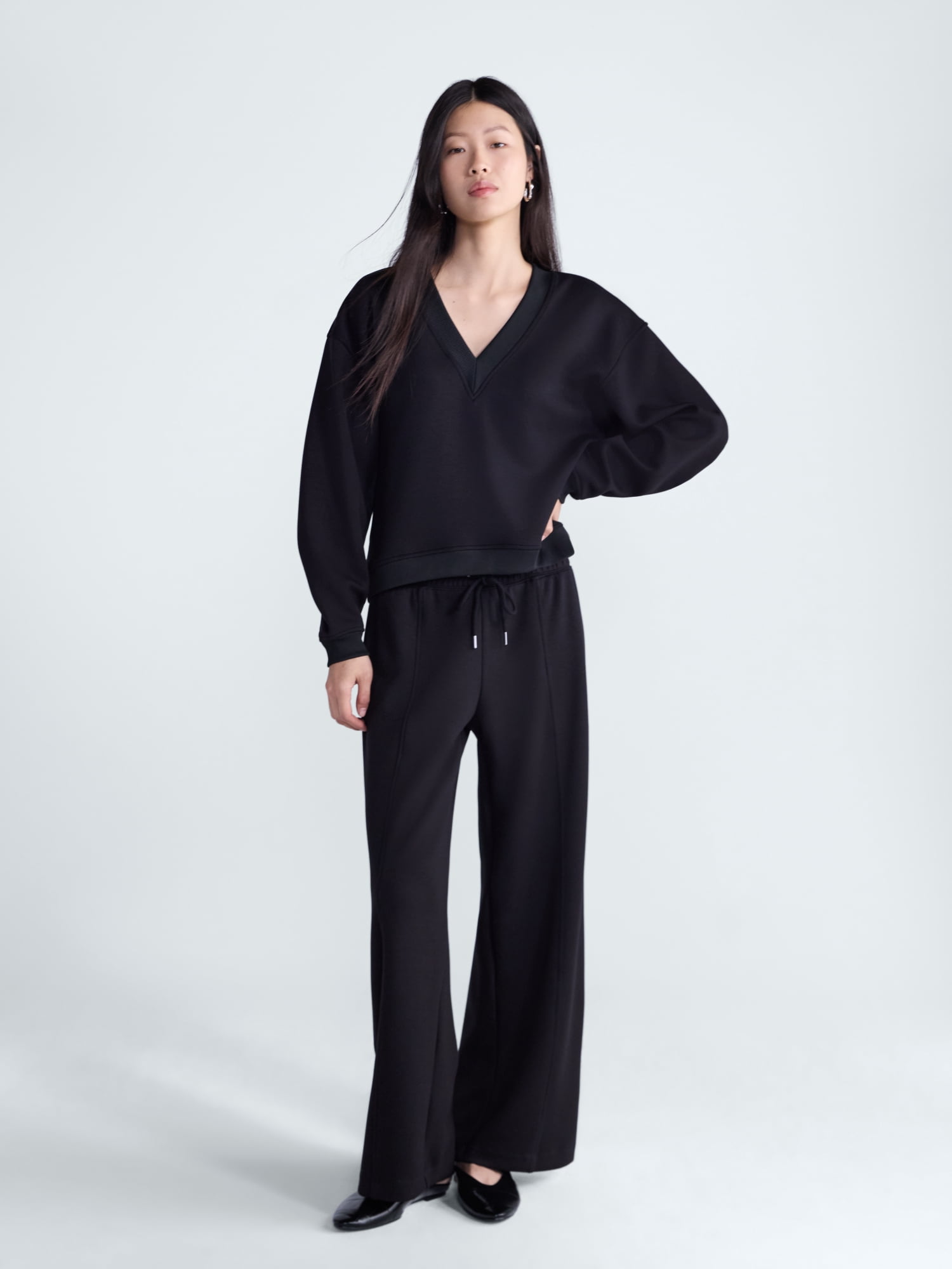 Scoop Women's and Women's Plus V-Neck Sweatshirt, Sizes XS-4X