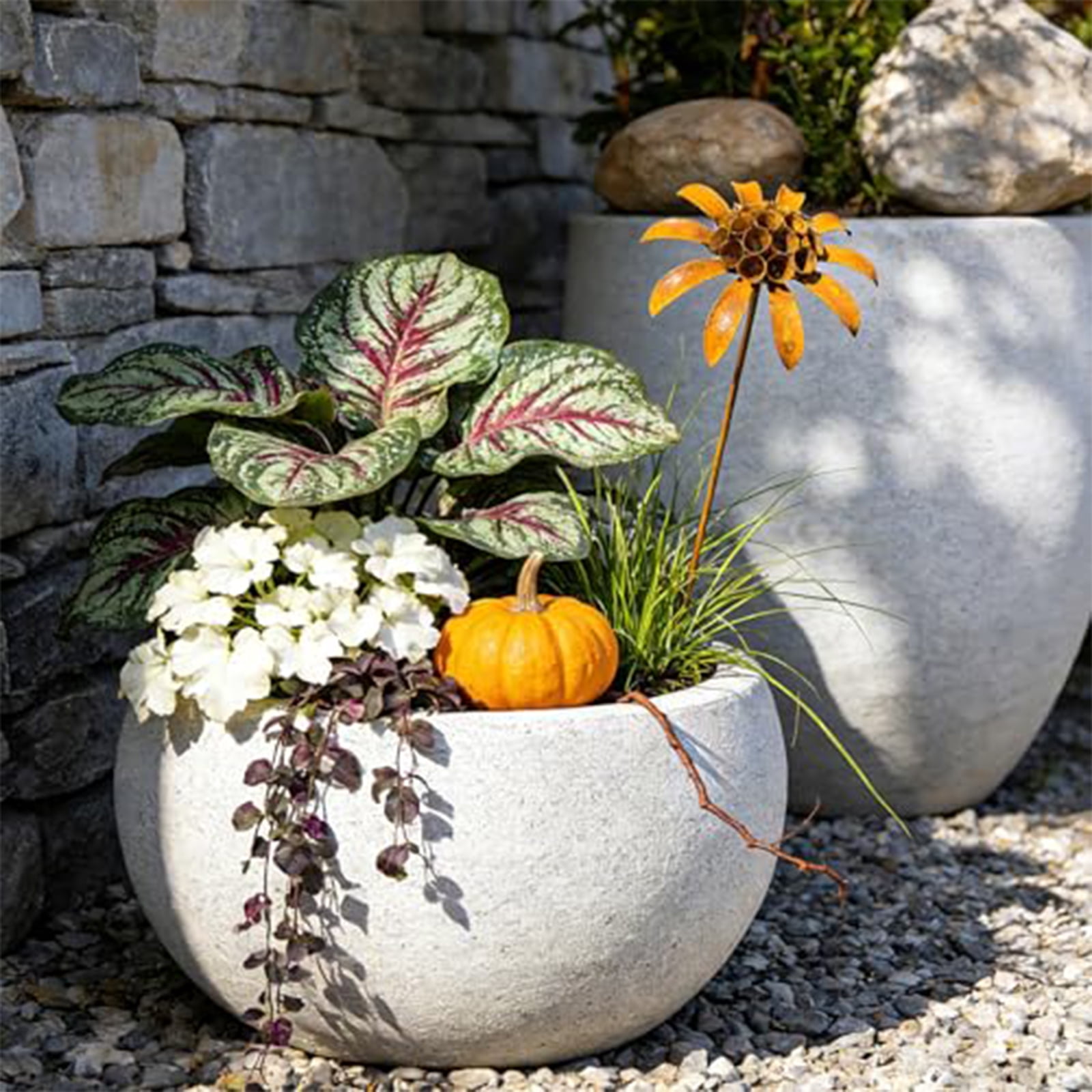 Metal Flowers for Outside, Decorative Garden Stakes, Flower Bed Decorations Outdoor, Metal Garden Flowers Sculpture for Lawn Porch Pathway Patio