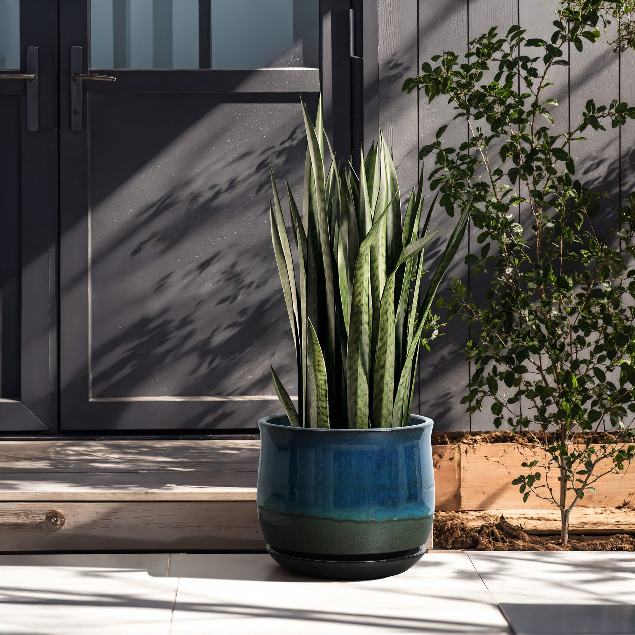 LuxenHome Blue and Green Ombre Round Decorative Ceramic Planter Pot