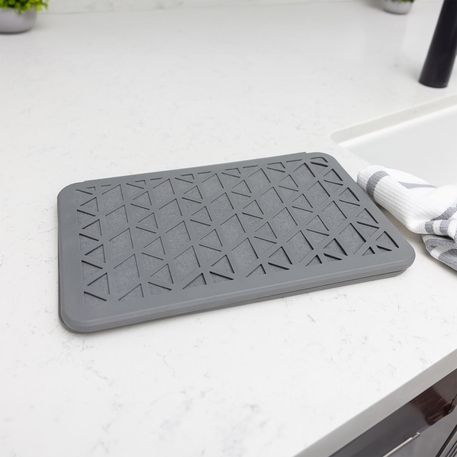 Better Houseware The Magic Dishmat II Stone and Silicone Quick-Dry Mat, 3417