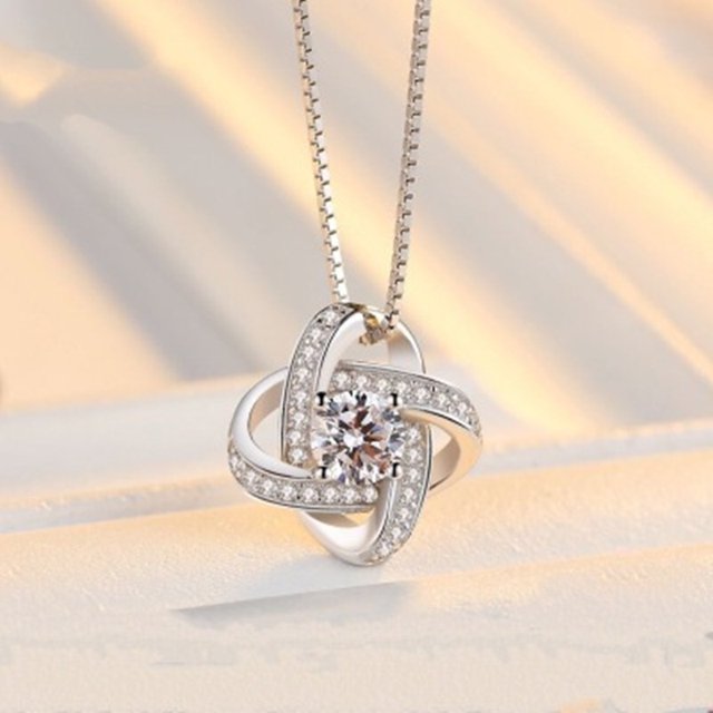 Collar de joyería de plata ShuxiuWang 2 piezas colgante de trébol de cristal japonés y coreano cadena de clavícula regalo de cumpleaños púrpura y blanco auspicioso