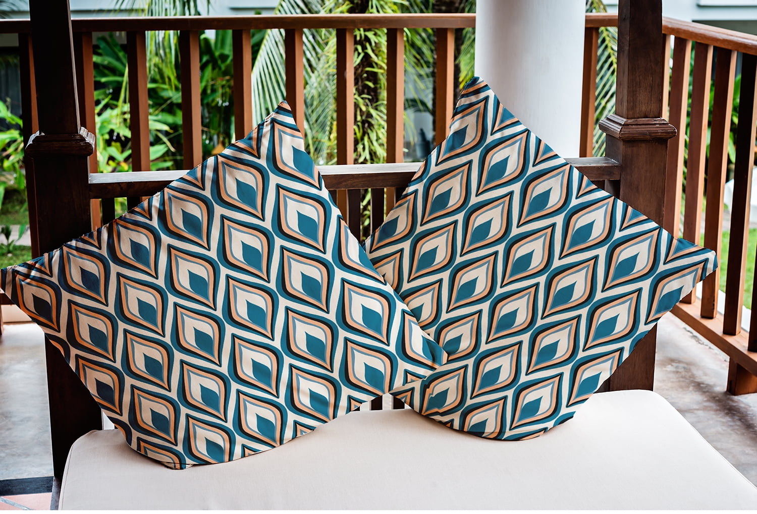 18" x 18" Simply Daisy Feathers Polyester Indoor/Outdoor Pillow, Unreal Teal Qty 1