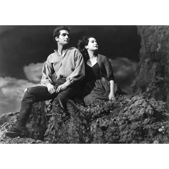 Wuthering Heights Laurence Olivier Merle Oberon 1939 Photo Print (28 x 22)