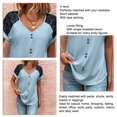 thumbnail image 4 of Camiseta casual de manga corta con empalme de encaje y botones en la parte superior con cuello en V para mujer para uso en verano Azul S, 4 of 5