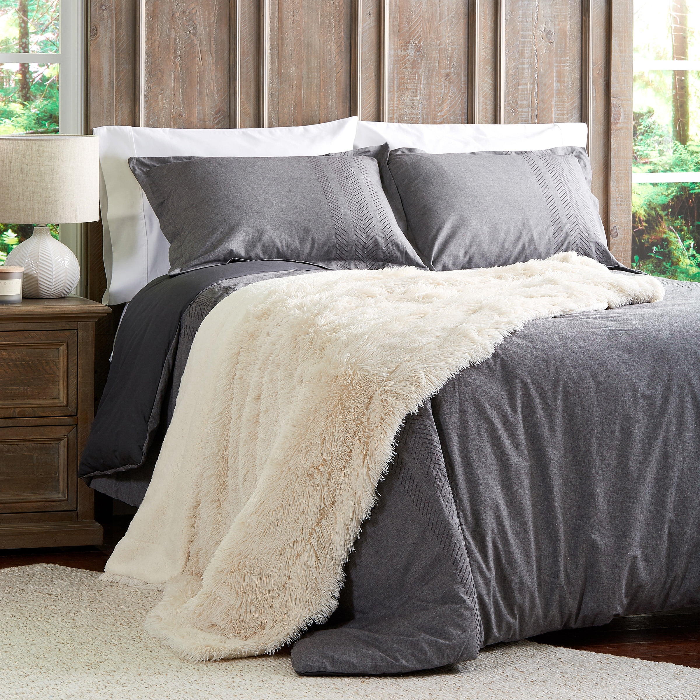 Somerset Home Oversiz Long Pile Faux Fur Throw Blanket (White)