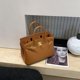 thumbnail image 3 of Bolso de platino con hebilla dorada, bolso de mano de piel auténtica con gran capacidad, bolso Kelly para mujer, nuevo estilo 2025, bolso de hombro de moda, 3 of 4