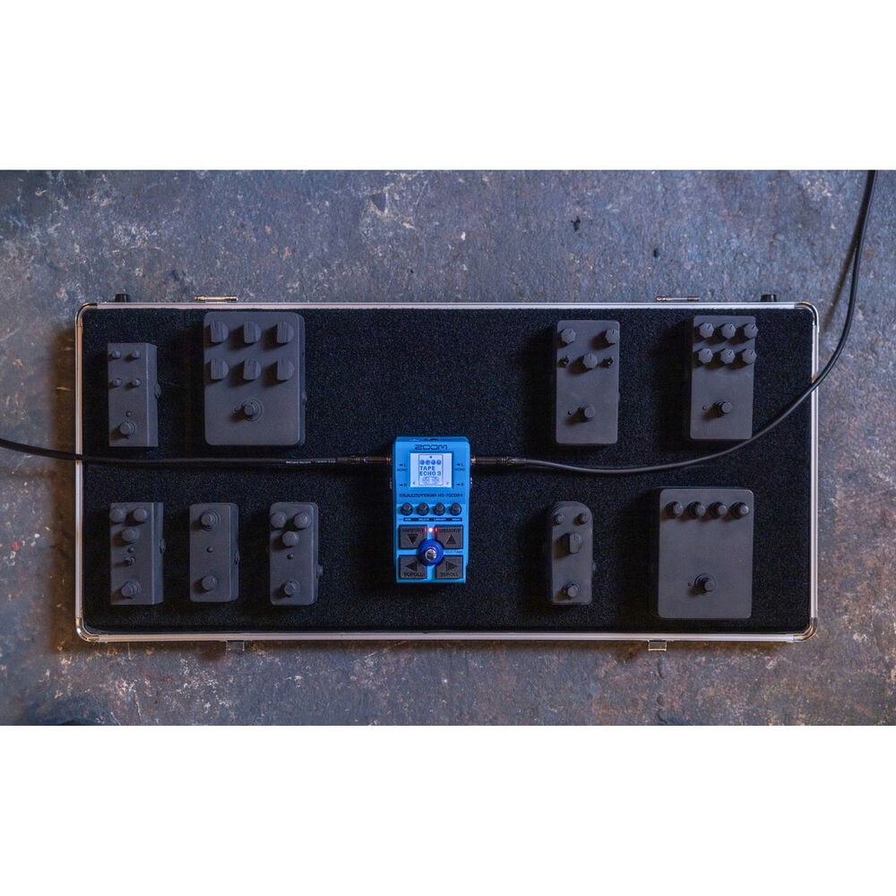 Zoom MS-70CDR+ MultiStomp Guitar Effects Pedal with Over 140 Effects Featuring Choruses, Delays, Reverbs, Stereo Effects Bundle 4xAA Battery With Charger + Cleaning kit + Wire Straps