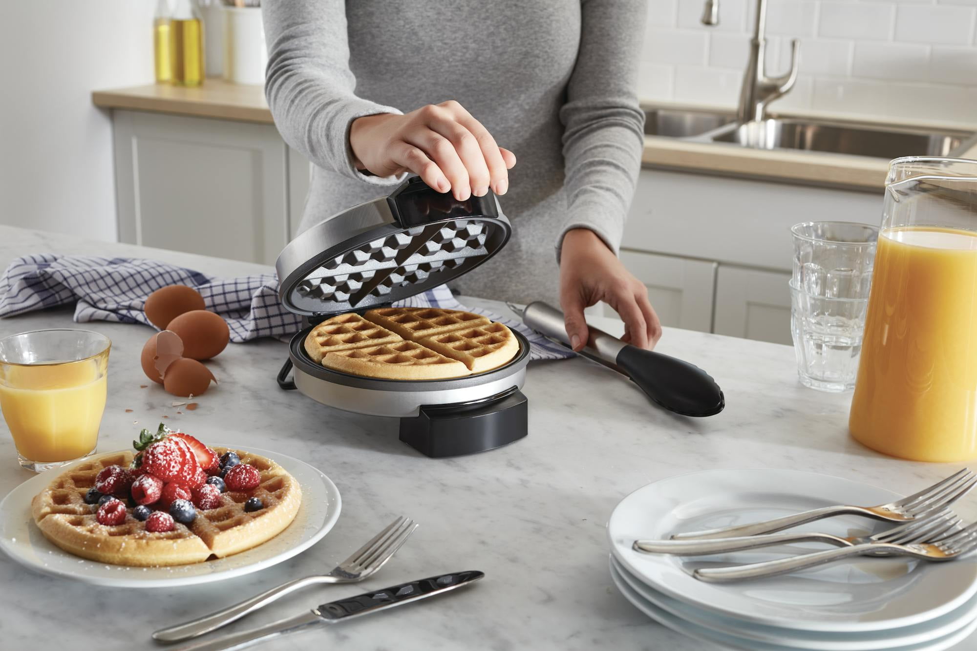 Oster® DiamondForce™ Nonstick Belgian Waffle Maker