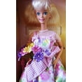 thumbnail image 3 of Mattel Avon Edición Especial Pétalos de Primavera Barbie Doll Seco, 3 of 3