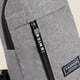 thumbnail image 5 of Bolsa de pecho cruzada estilo japonés para hombres y mujeres - Bolsa deportiva resistente al agua con múltiples bolsillos para teléfono, cartera y llaves, 5 of 9