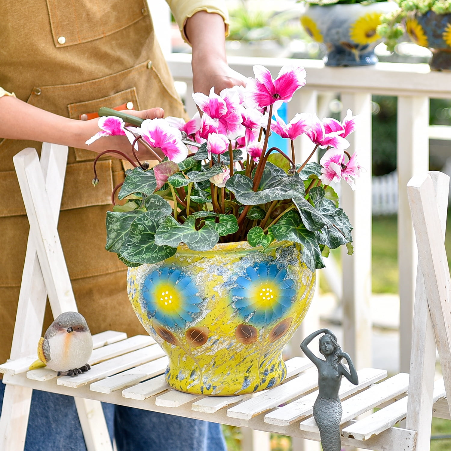 Sungmor Ceramic Round Flower Pot, Gold with Floral Pattern and Drainage Holes