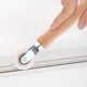 thumbnail image 4 of Herramienta enrollable para instalar mosquiteros en ventanas y puertas, de doble extremo. Ruedas de nailon, 4 of 7