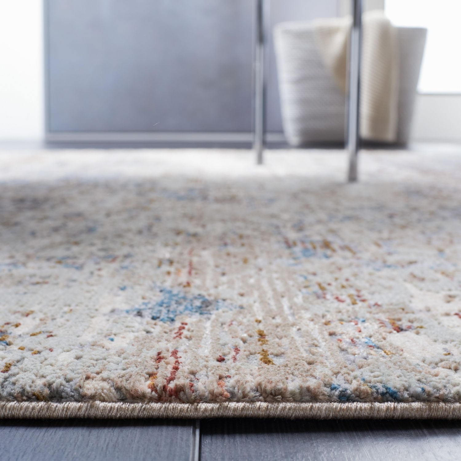 SAFAVIEH Limitee Ksenija Distressed Abstract Area Rug