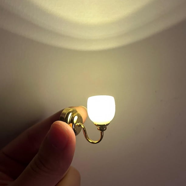 Lámpara en miniatura,Casa de muñecas modelo en miniatura luz escala 1/12,Accesorios de escena de vida muebles Mini accesorios de casa,Accesorio de decoración de lámpara retro juguete de