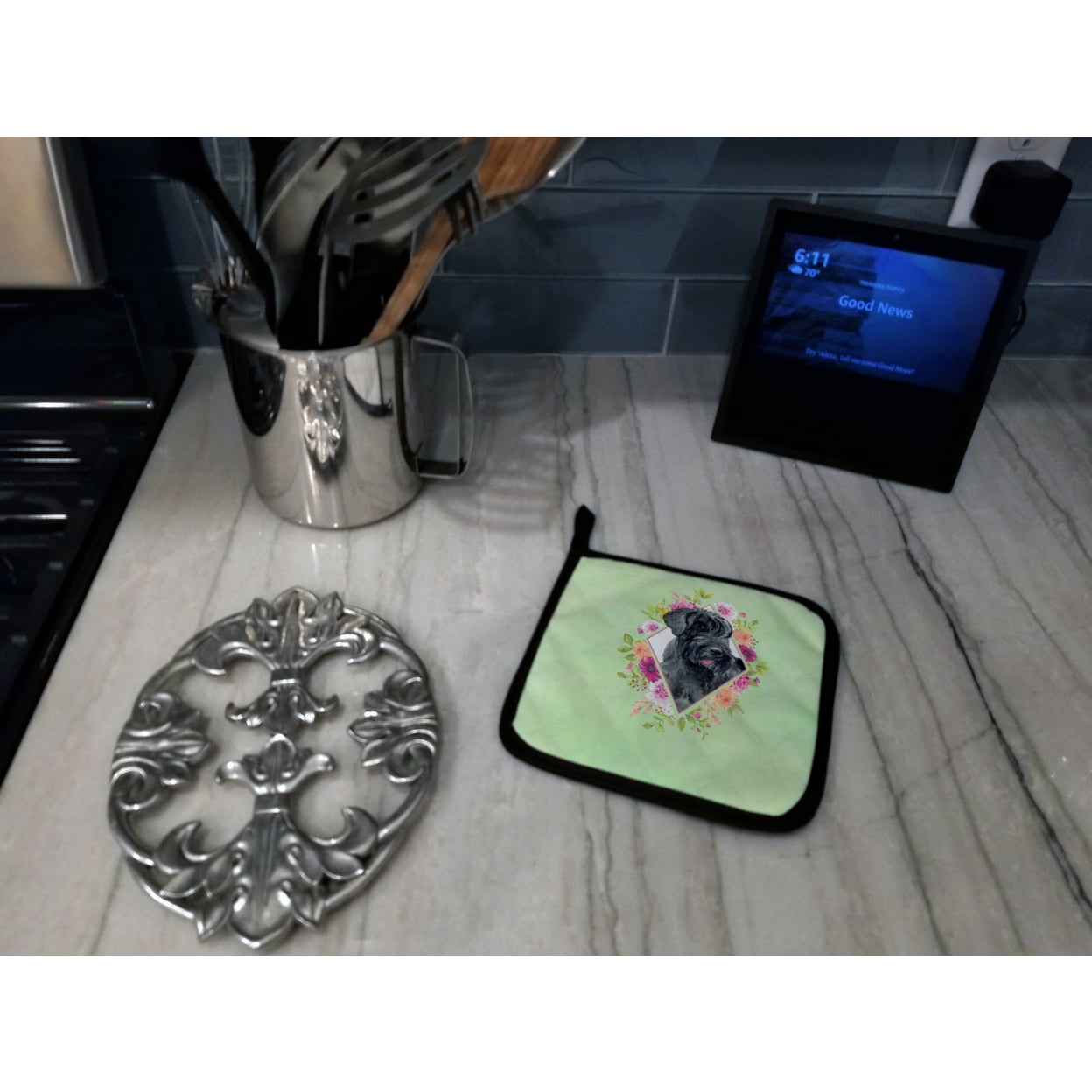 Carolines Treasures CK4338PTHD Giant Schnauzer Green Flowers Pair of Pot Holders 7.5HX7.5W multicolor