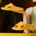 thumbnail image 3 of Zapatillas de Verano de Moda Slip-On Ducha EVA Suave Sunnimix Amarillo, 3 of 8