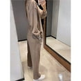 thumbnail image 4 of Conjunto Deportivo Dos Piezas para Mujer: Top Larga con Cuello en V y Botones,y Pantalones Deportivos.Conjunto Moderno para Estar en Casa,Ideal para Otoño e Invierno.Marrón L, 4 of 5