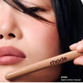 thumbnail image 2 of Moldeador de Labios Contorno con Péptidos Rhode en tono Press, 2 of 4