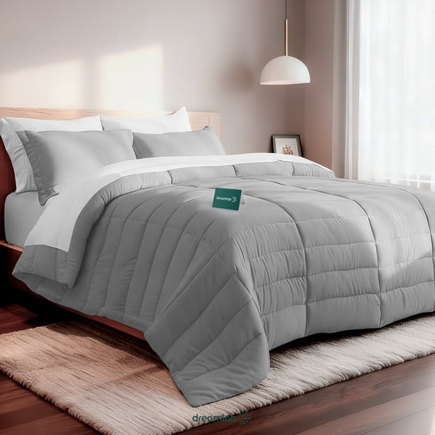 Set Edredón Acolchado con Fundas de Almohadas y Juego de Sábanas Dreamlab. Juego de Cama Completo para Cualquier Temporada. Hipoalergénico. Tamaño King, Gris claro y Blanco