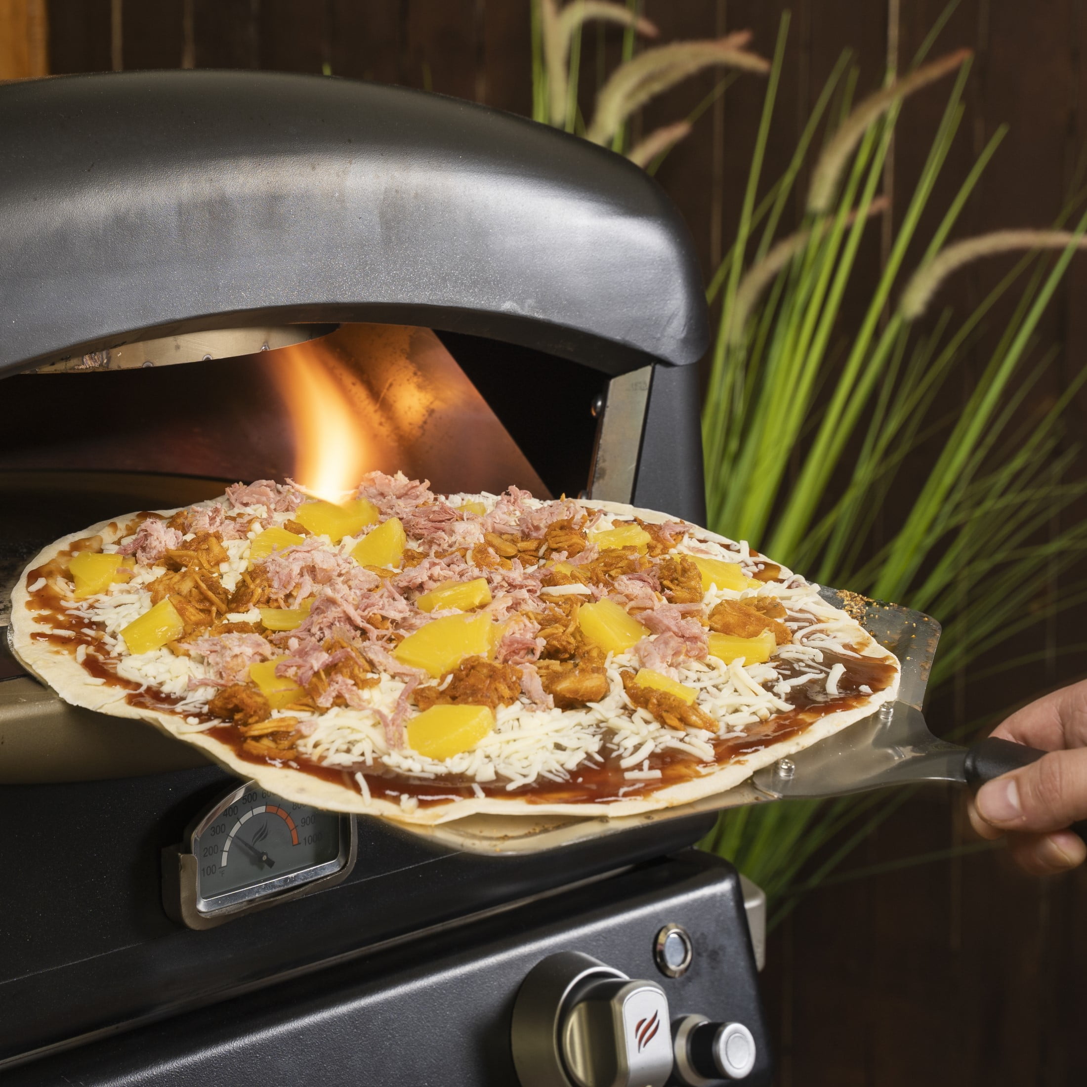 Blackstone 12" Aluminum Pizza Pan Peel with Heat Resistant Handle