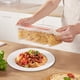 thumbnail image 1 of Recipiente de almacenamiento para espaguetis con cuchara - Caja transparente de pasta de 1,3L, para microondas y apta para la nevera y para organizar en la cocina, 1 of 9