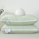 thumbnail image 4 of Almohada de Hotel: Fibra Transpirable, Funda Fresca, Lavable a Máquina. Ideal para El Hogar, Viajes y Regalos. Disponible En Gris, Rosa, Verde y Blanco., 4 of 6