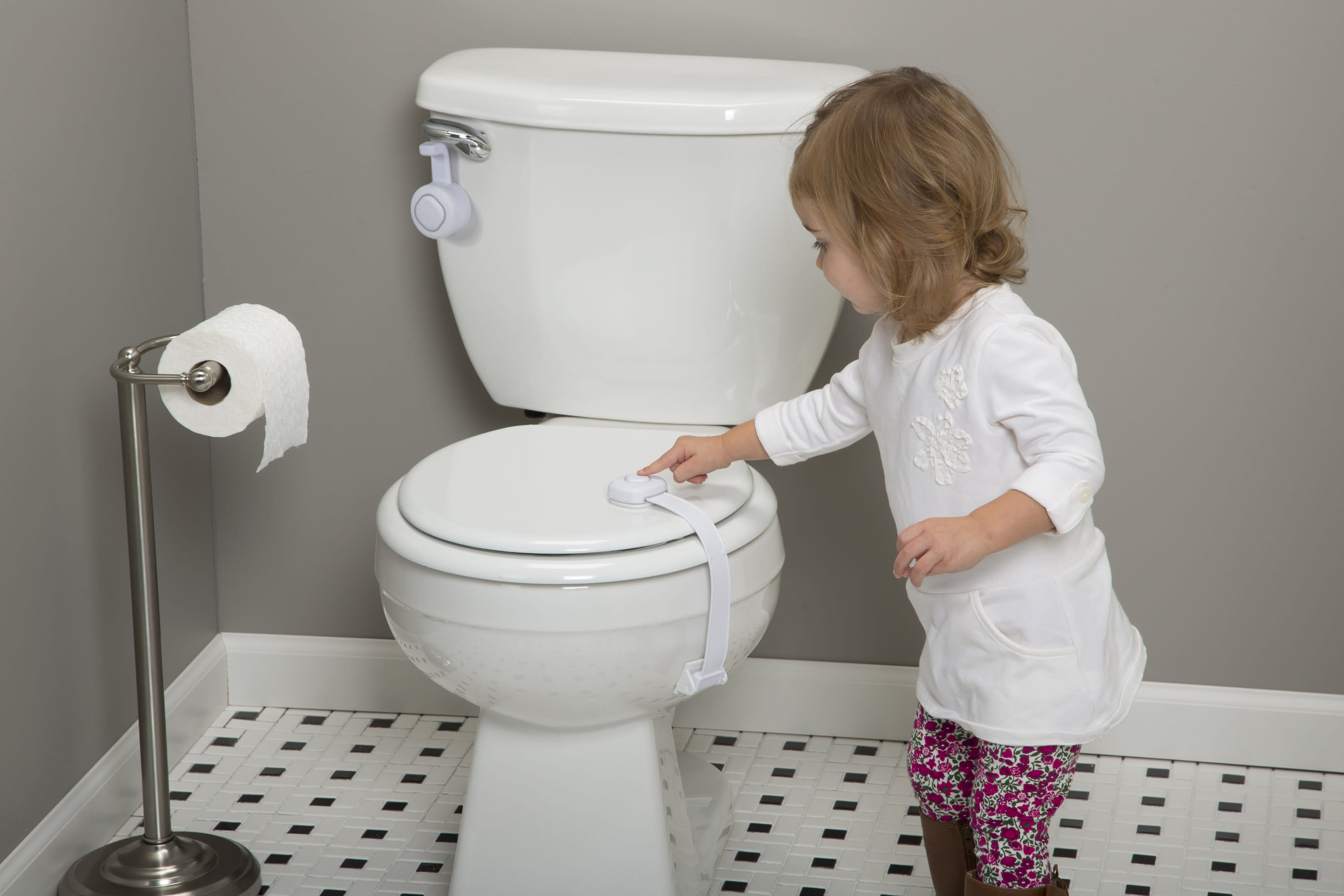 Safety 1st OutSmart Bathroom Safety Set photo 2