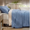 thumbnail image 4 of Juego de edredón Bedsure King, ropa de cama ultrasuave con 2 fundas de almohada, 4 of 9