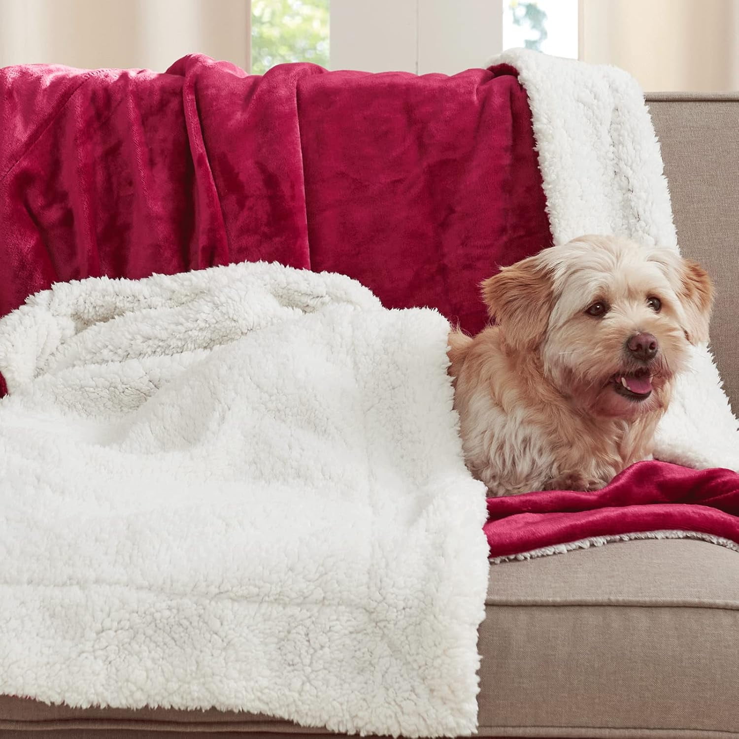 Red Fleece Blanket Christmas Throw, Super Soft Fluffy Thick Sherpa Warm Blankets for Winter, Luxurious Blanket Plush Cozy Couch Blanket for Sofa/Winter, 50 x 60 inches, Burgundy Red