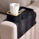 thumbnail image 2 of Bandeja para portavasos de sofá, bandeja de mesa inclinable de silicona antideslizante y a prueba de derrames, control remoto fuerte y ponderado/aperitivos/soporte para vasos de brazo de sofá para te JAMW Sencillez, 2 of 5