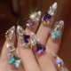 thumbnail image 1 of Uñas postizas adhesivas Almond QQPPOLIU estilo stiletto mediano con pedrería, 1 of 7
