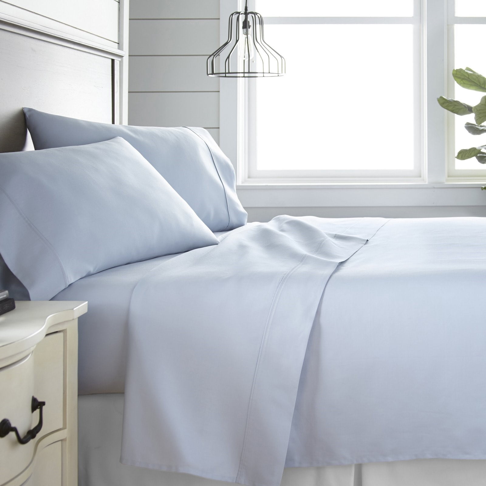 Noble Linens 300 Thread Count 4 Piece Bed Sheet Set - 100% Cotton