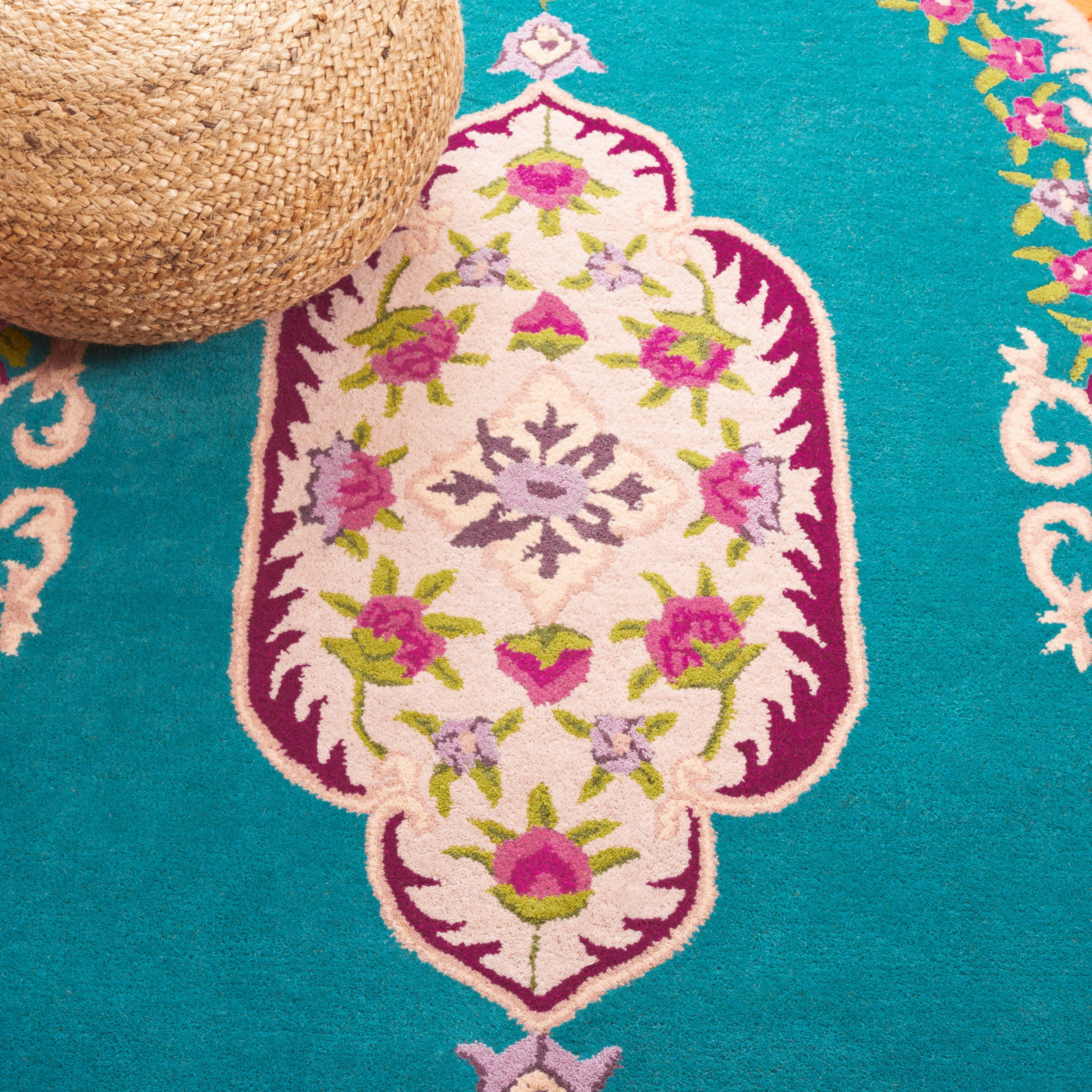 SAFAVIEH Bellagio Chandler Floral Wool Area Rug, Blue/Pink, 2'6" x 4'