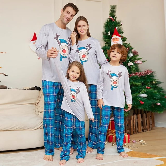 New Fashion 2023 Christmas Family Matching Outfits Cute Deer Print Adults Kids Pajamas Set 2 Pieces Suit Sleepwear Xmas Look Pjs
