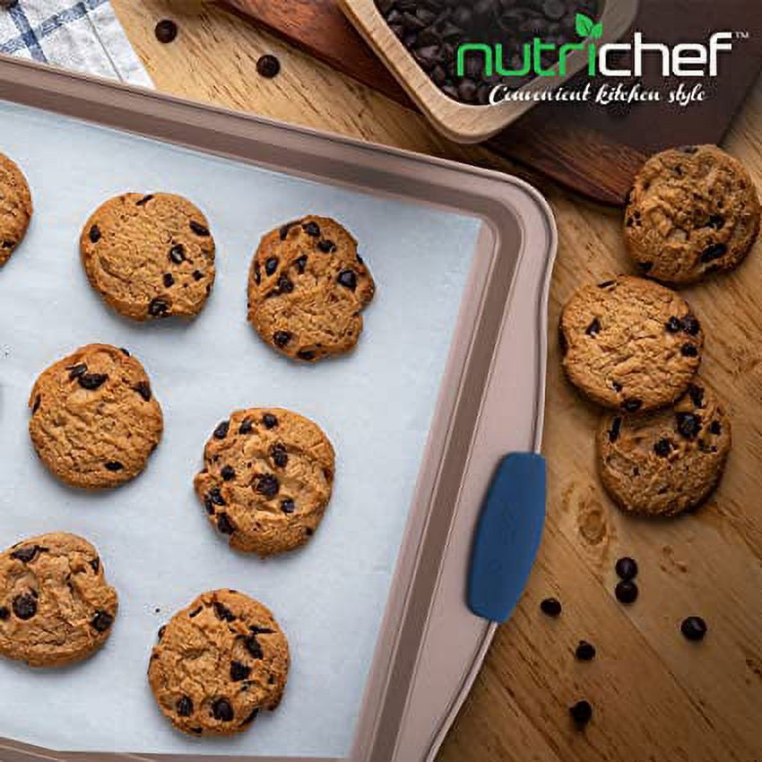 Gold-Coated Aluminum Cookie Sheet with Silicone Handle » NUCU® Cookware &  Bakeware
