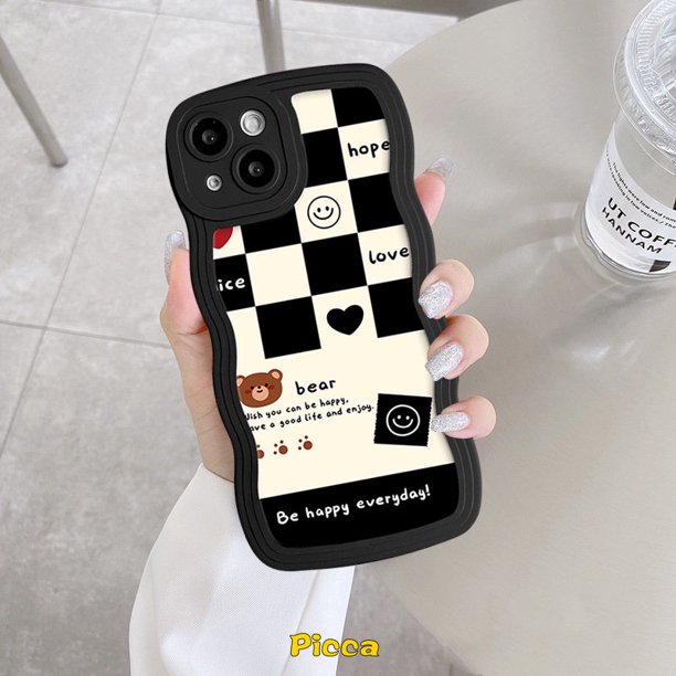 Fashion Chessboard Cute Bear Rabbit Case Compatible Para IPhone 14 11 13 12 Pro Max XR 7Plus 6s 6 7 8 Plus X XS 14 SE 2020 Amor Corazón Sonrisa Flor Pareja Borde Ondulado Caso Gao Jiahui unisex