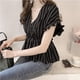 thumbnail image 2 of Camisa de mujer Cuello en V Manga corta Blusa de rayas con volantes Top casual, Negro, XXL Noticed AP001462-10, 2 of 7